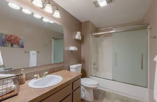 West End House | 2BR | Tacoma | Central | Cozy
