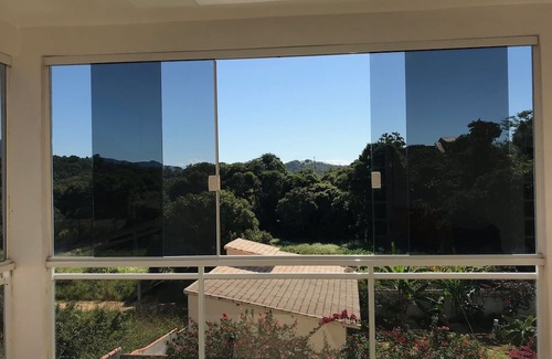 Bonsucesso House | Espaço Inteiro: Casa em Saquarema, Brasil - Piscina, Montanhas & Mar