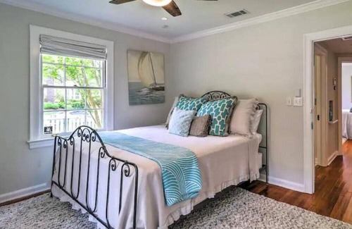 Avondale House | TwinCottage 3 bedrooms in historic Avondale - walk to shops and restaurants