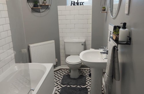 Weston on Trent Apartment | 2 bedroom apartment overlooking canal near CBS Arena, George Elliot, UHCW 🏥