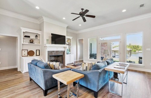 Saint Amant House | Maison de Riviere - Waterfront Home