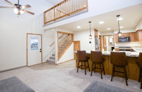 Carthage House | Airport Hanger w/ Full Amenities