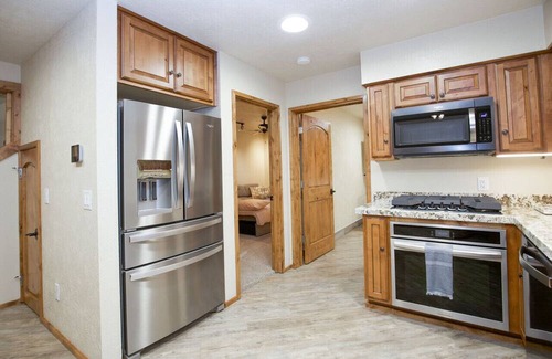 Carthage House | Airport Hanger w/ Full Amenities