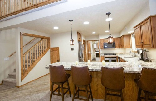Carthage House | Airport Hanger w/ Full Amenities
