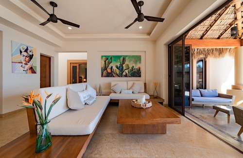 Santa Maria Huatulco Villa | Luxurious Oceanfront Villa w/ Beach Access