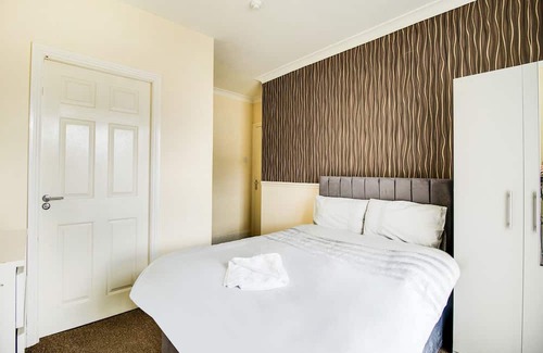 Middlesbrough Hotel | OYO Eastbourne Lodge