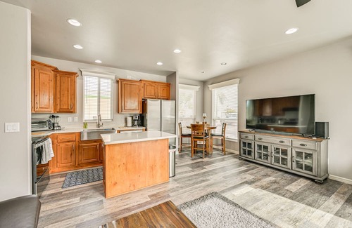 Yuma House | Yuma Home w/ Fire Pit & Outdoor Community Pool!