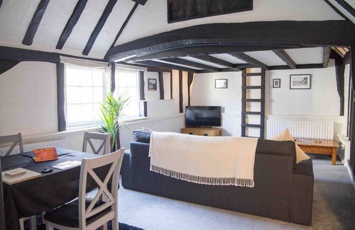 St Neots Apartment | Historic Grade 2 listed, town centre property.