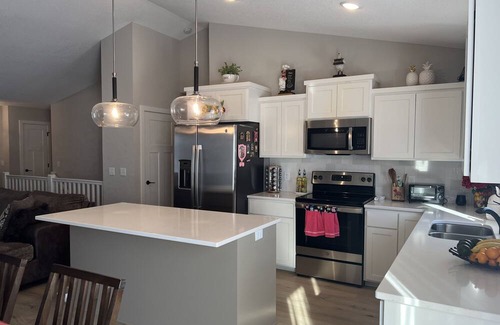 Isanti House | Tranquil and Spacious Getaway!