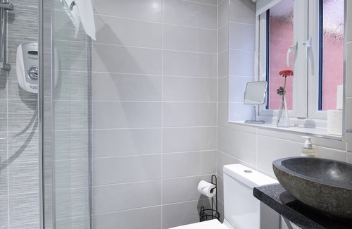 Cherry Hinton House | Spacious 4-br Cambridge House, Free Parking