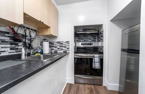 Centretown West Apartment | Cozy 1-bedroom in Central Ottawa