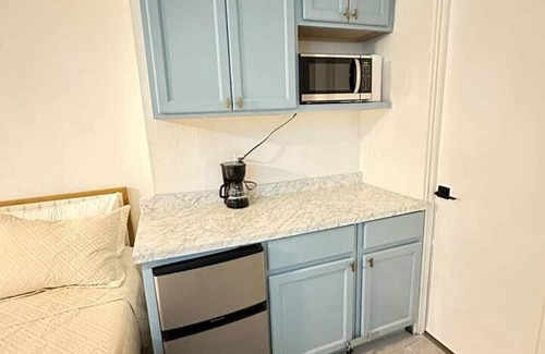 Bostwick Park Apartment | OCEAN FRONT Condo On The Beach