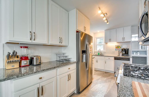 Town of Owasco Cottage | Tranquil Auburn Lakehouse w/ Sunroom & Game Room!