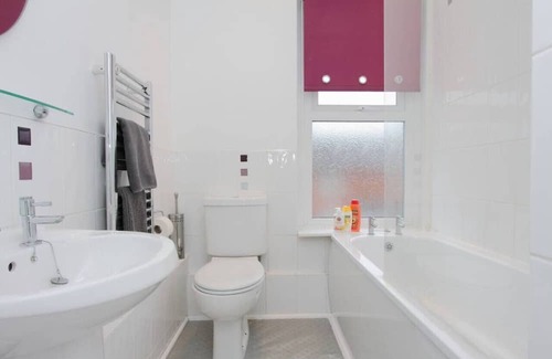 Andover House | Lovely Victorian House - Andover