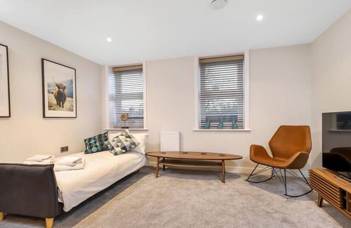 Andover Apartment | Beautiful Executive Apartment 4