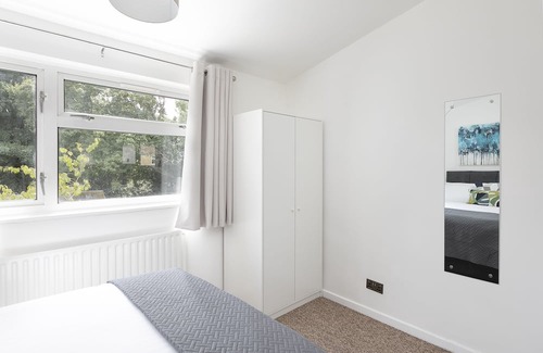 Shephall House | Lovely Home in Hydean Way Stevenage