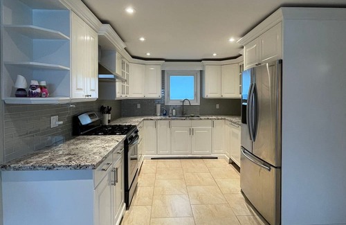 Stouffville House | Cheerful, 3 Bedroom Home With Patio