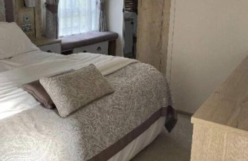Boston House | Pet/Child Friendly 2 Bedroom Orchard Caravan