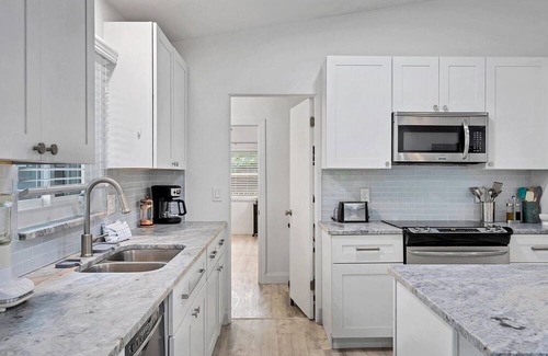 Alta Vista House | Contemporary 3 Bed 3 Bath Villa - Near Walt Disney World W/ great amenities