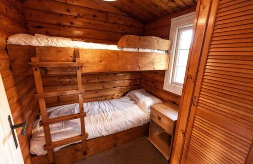 Ffestiniog Cabin | Mountain View 3 Bed Log Cabin in Snowdonia
