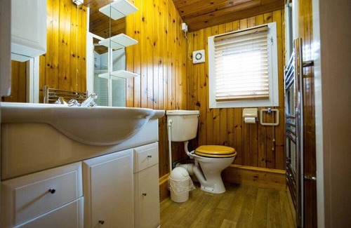 Ffestiniog Cabin | Mountain View 3 Bed Log Cabin in Snowdonia