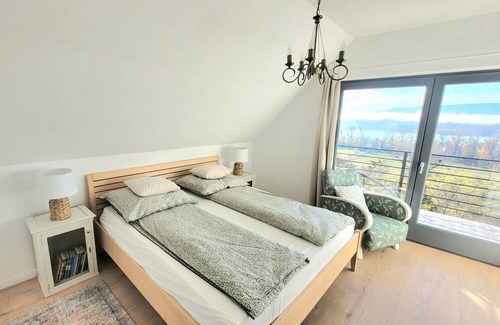 Veroce Cottage | Dragonfly lodge - private house with hot tub and view to the Danube/mountains