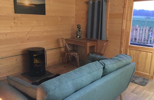 Chesterfield Cabin | Cosy 1-Bed Farm Stay Cabin