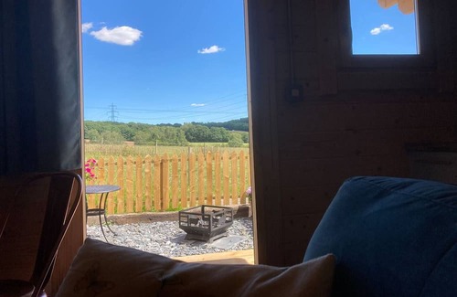 Chesterfield Cabin | Captivating 1-Bed Lodge in Chesterfield