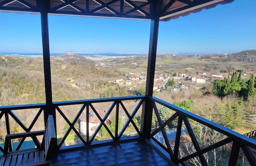 Yalova House | Cozy Chalet with sea and forest view, 20 minutes to the beach, Pet friendly!