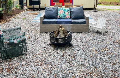 Marion House | Dogs-Fire-SteamSauna-Kayaks-Water-Soaking Tub