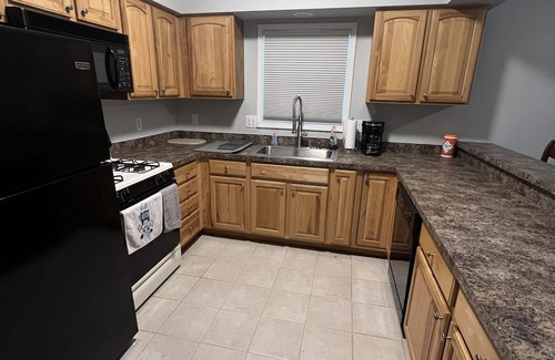 Wyandotte House | 2 Bedroom 1 Bath With Boat Slip Upon Request