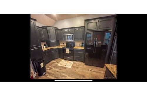 Cookson Cabin | Luxury Cabin at the Lake with hot tub!
