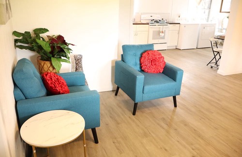 Mineral Wells House | Escape to peaceful country living in this newly remodeled 2-bed cozy home
