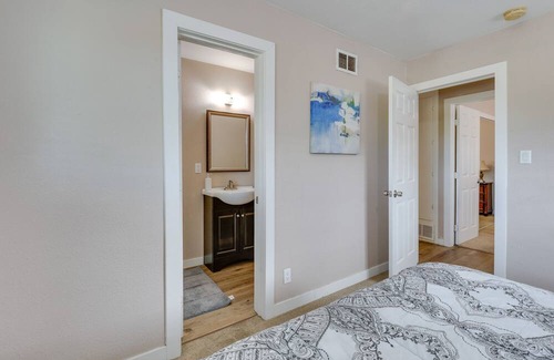Midway House | Escondido Home w/ Yard ~ 1 Mi to Grape Day Park