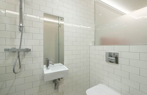 Campden Apartment | Small Kensington Studio, 5 mins to Kensington Palace & 10 mins to Portobello Rd