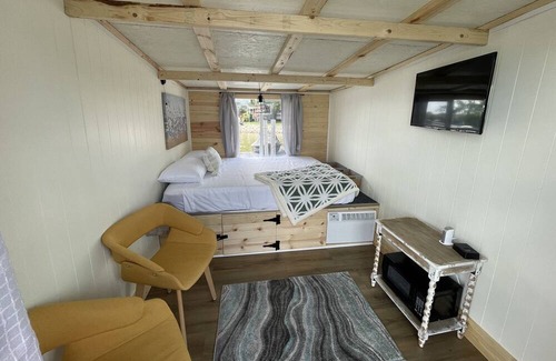 Sandusky Boat Rental | Aqua Dream @ SoLSTAY