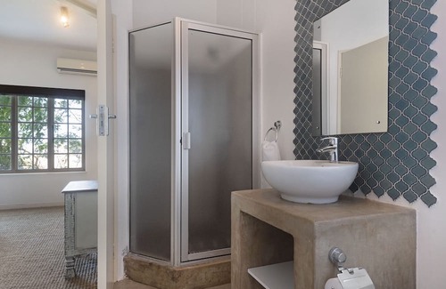 Musgrave Apartment | Nauticus 2 - Two Bedroom Apartment, Sleeps 4