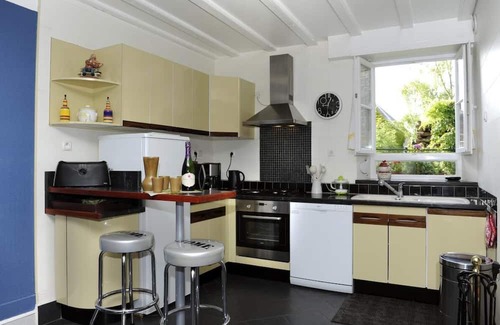 Eaux-Puiseaux Cottage | Cottage 'La Salle De Danse' with Private Terrace, Wi-Fi and Air Conditioning