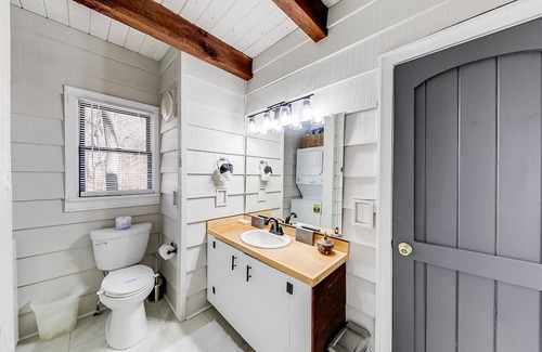 Demorest House | Riverland Retreat- Located in an idyllic riverfront community on the Soque