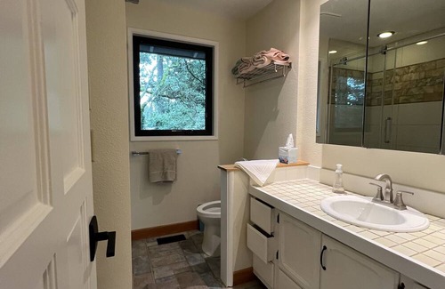 Sylvan - Highlands - Southwest Hills Apartment | Portland urban Treehouse