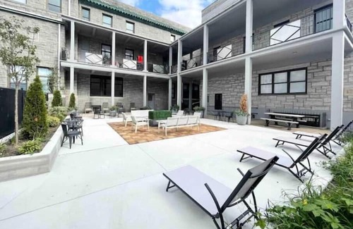 South Philadelphia West Apartment | ✨LUXURY STUDIO✨Near Univ. City, Airport & Stadiums