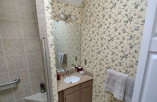 Hanahan House | Beautiful Townhome with 2 Master Suites