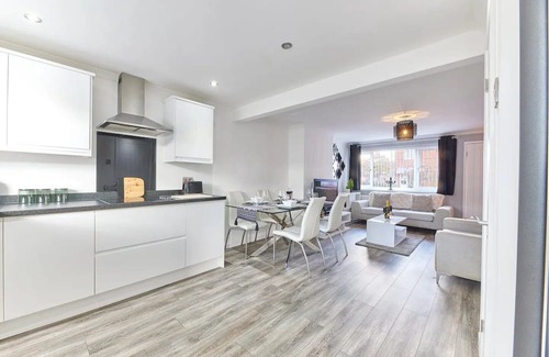 Newcastle-upon-Tyne House | Cosford House - 2 Bedroom