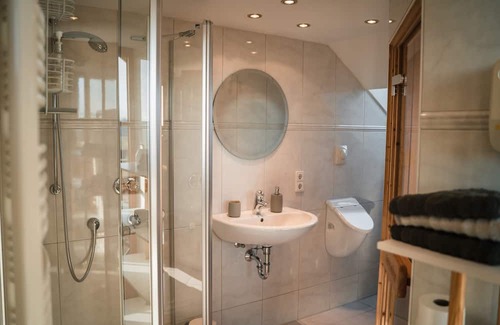 Hohenstein Apartment | Albpanorama- Apartment mit Privatsauna u. Ausblick