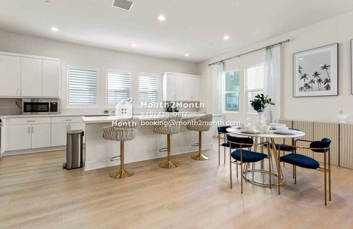 Platinum Triangle House | Glorious Garden on E Mason Ln #41595