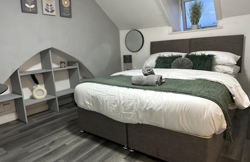 Newport Apartment | Studio Flat in Newport - Close to City Centre