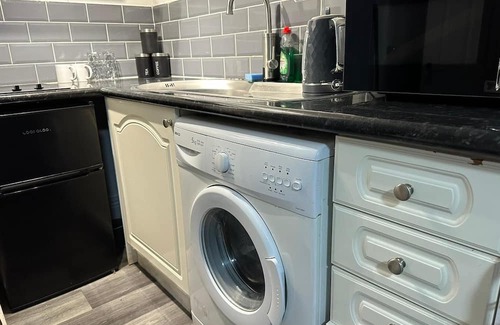 Newport Apartment | Studio Flat in Newport - Close to City Centre