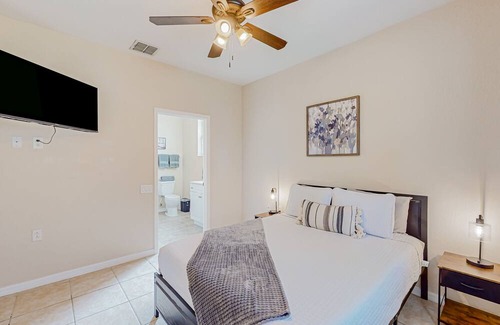 Haines City House | Townhouse near the lake with outdoor pool, hot tub, patio, streaming, W/D, & AC