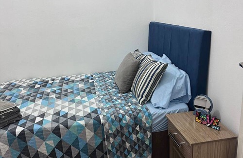 West Sector Apartment | 2-bedroom apartment in enchanting Setor Oeste,Castro’s neighbor!