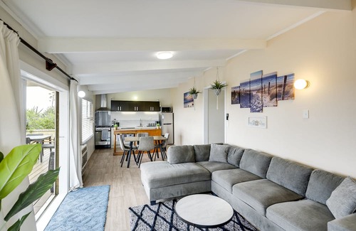 Napier House | Sunrise Sanctuary - Napier Holiday Home